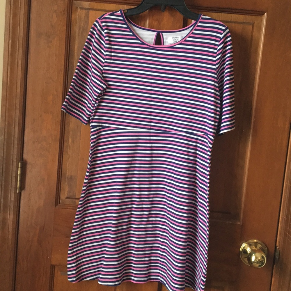 Crown and Ivy girls dress
